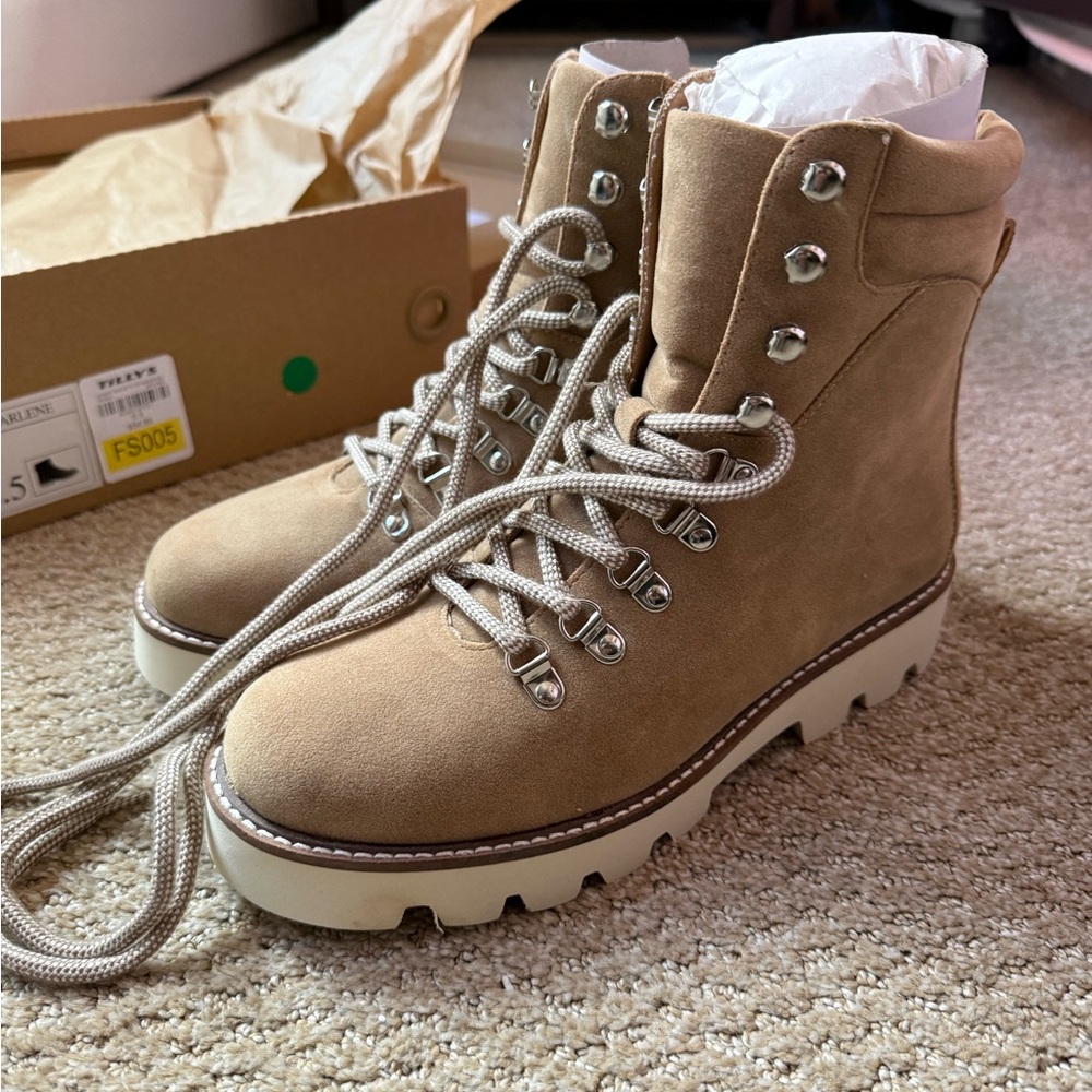 Women's Tan Lace-Up Combat Boots